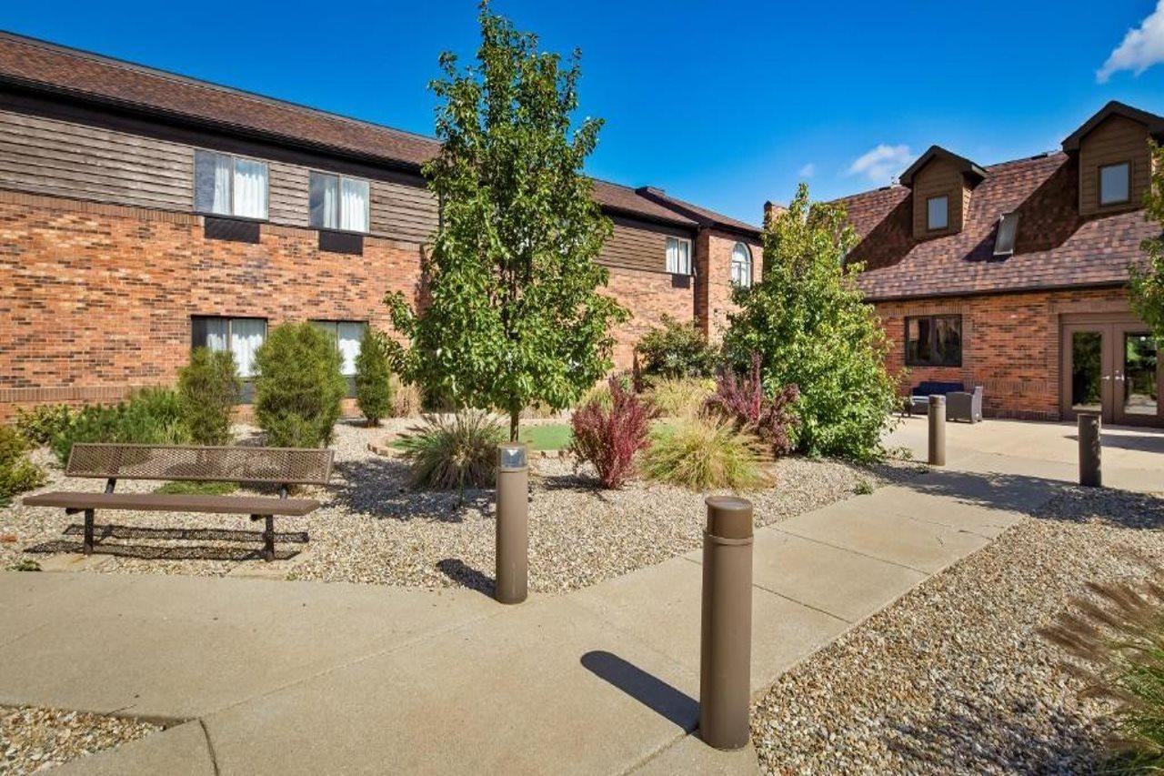 Bliss Point Inn & Suites New Buffalo Exterior photo